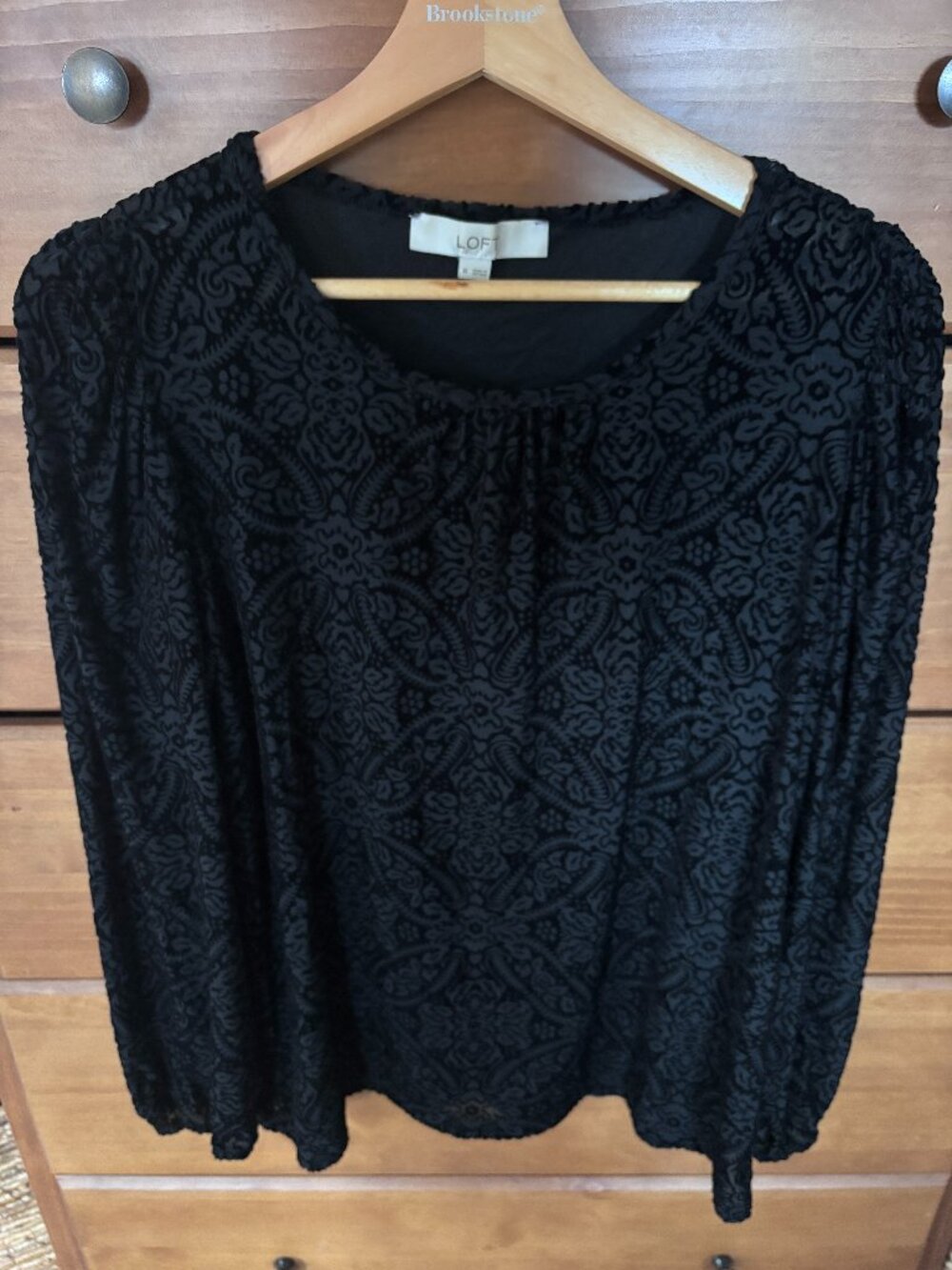 Loft Velvet Burnout 3/4 Sleeve Queen Anne Sleeve Top Scoop Neck - Like New M